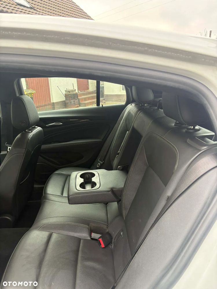 Opel Insignia - 16