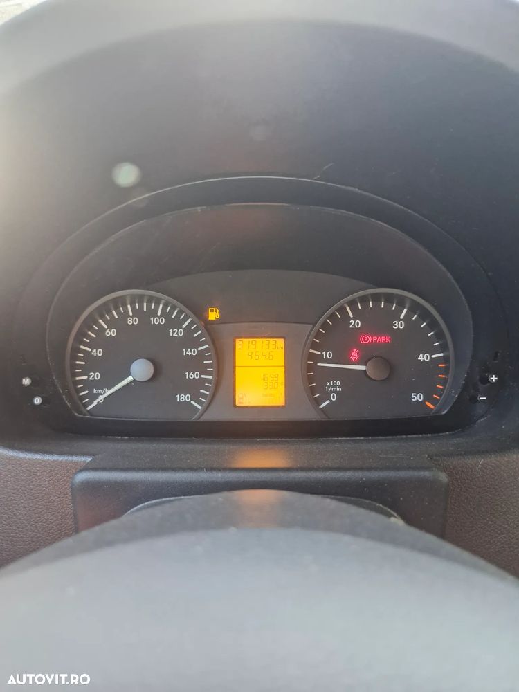 Mercedes-Benz Sprinter - 9