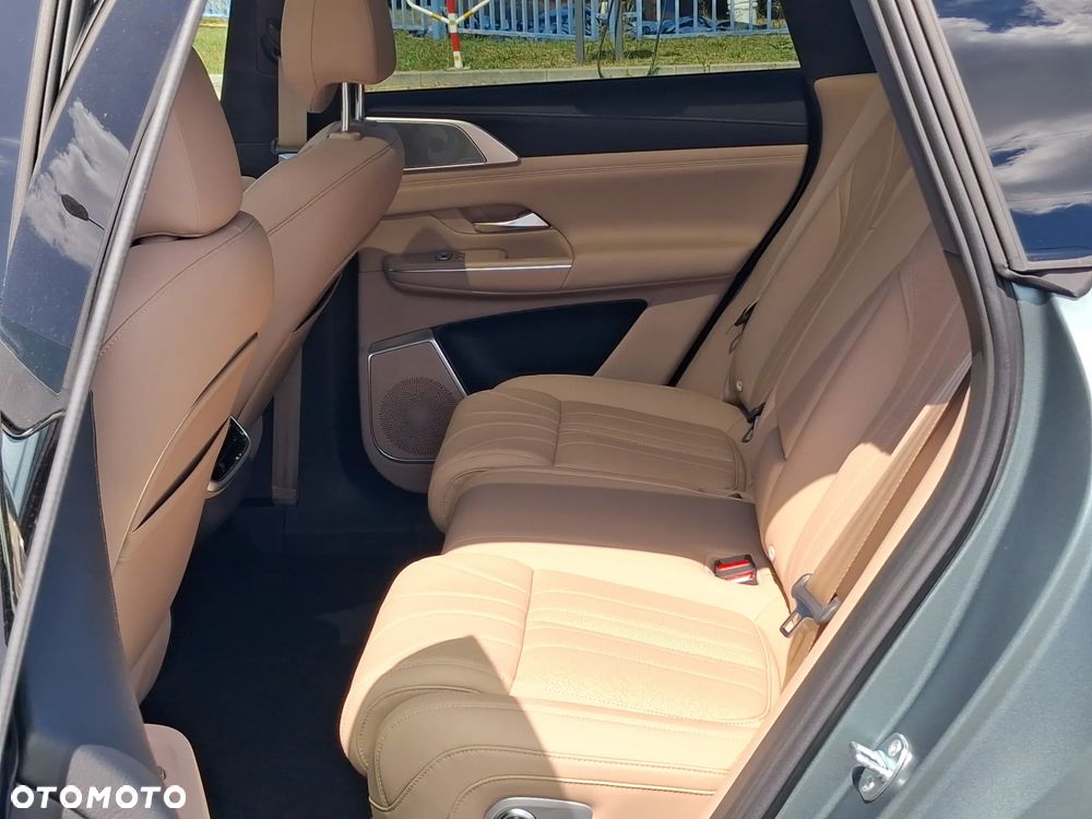 XPeng G9 94.6 kWh AWD Performance - 12