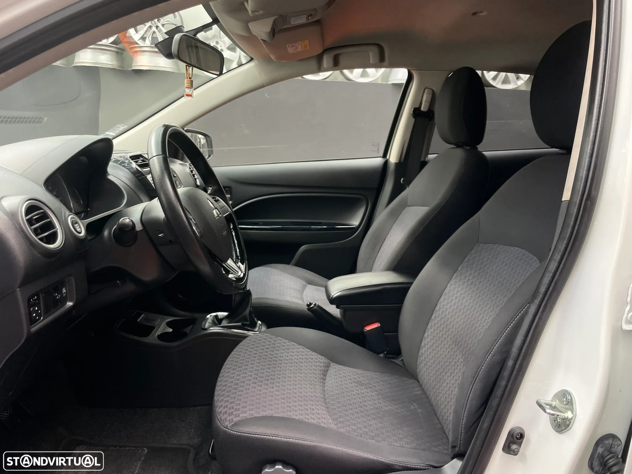 Mitsubishi Space Star 1.2 Intense - 10