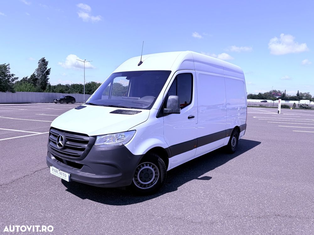 Mercedes-Benz Sprinter - 1