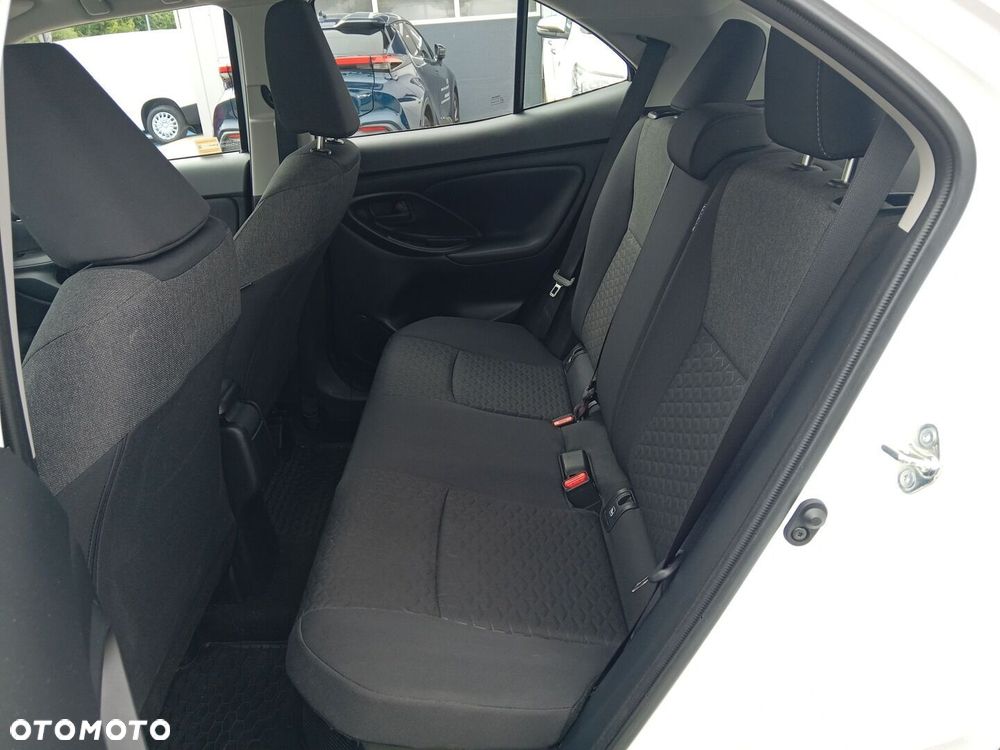 Toyota Yaris Cross Hybrid 1.5 Comfort 4x4 - 13