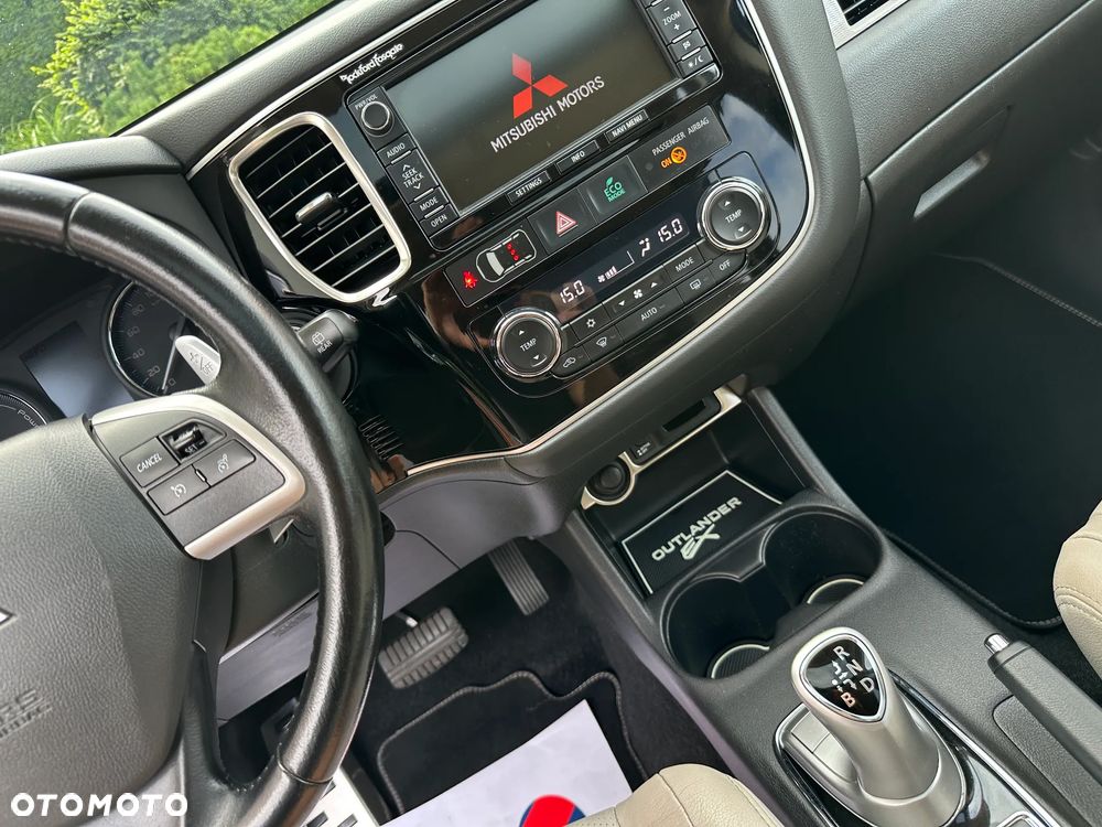 Mitsubishi Outlander - 4