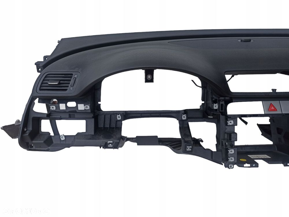 Deska rozdzielcza kokpit konsola VW PASSAT B6 B7 CC Europa - 2