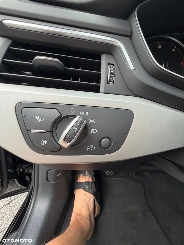 Audi A4 Avant 2.0 TDI ultra DPF Ambiente - 33