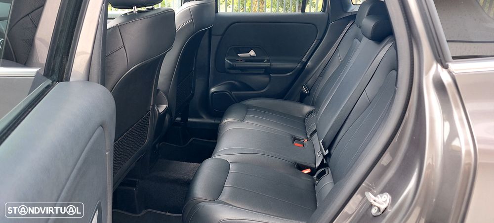 Mercedes-Benz GLA 180 d 8G-DCT - 13