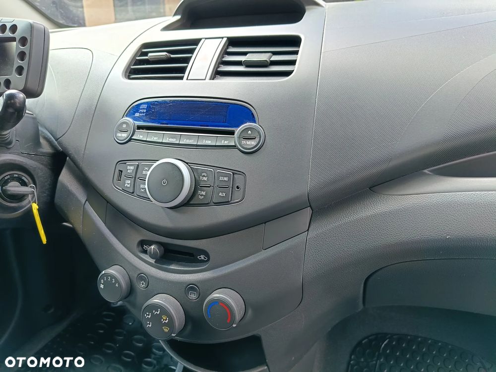 Chevrolet Spark 1.0 LT - 8