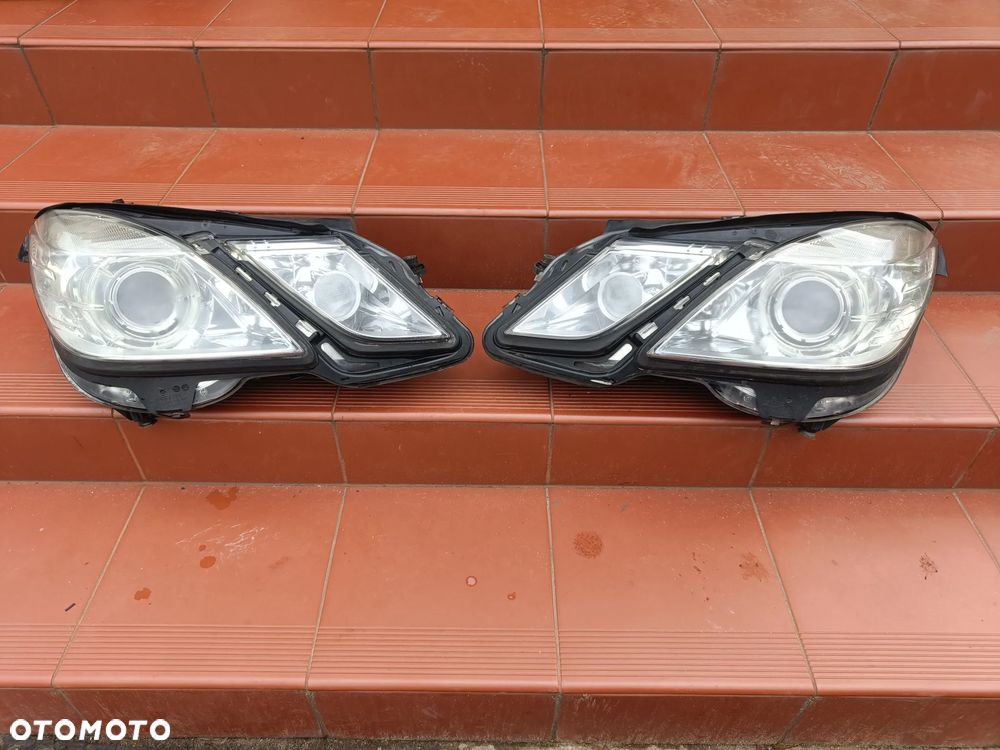 MERCEDES W212 E-KLASA LAMPA PRZÓD PRZEDNIA XENON SKRĘTNY ILS EU - 1