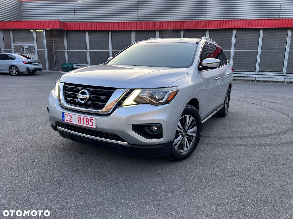 Nissan Pathfinder - 2