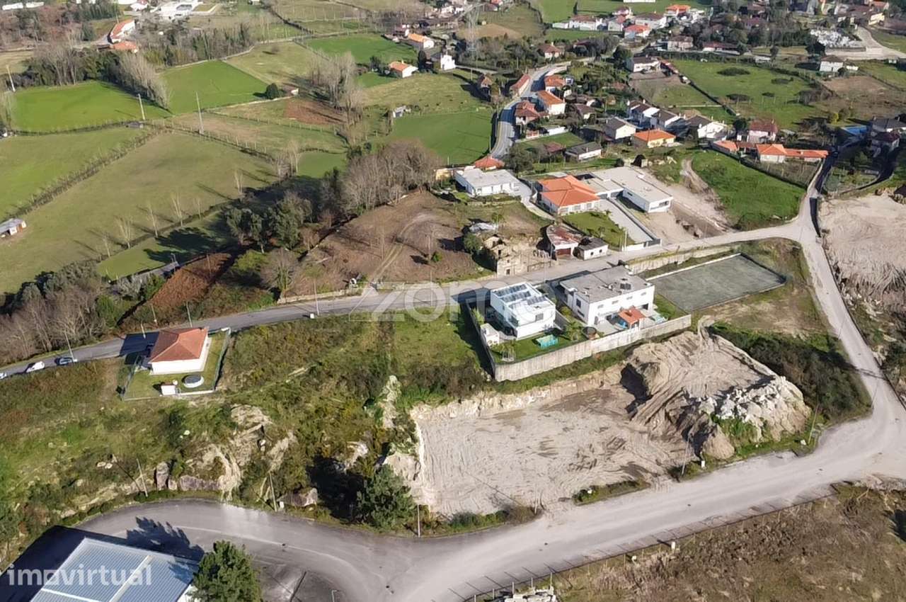 Lote de terreno para construção de uma moradia c/ área total de 650... - Grande imagem: 3/16