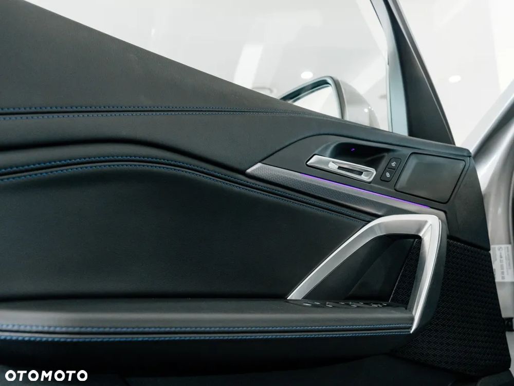 BMW X1 sDrive20i - 11