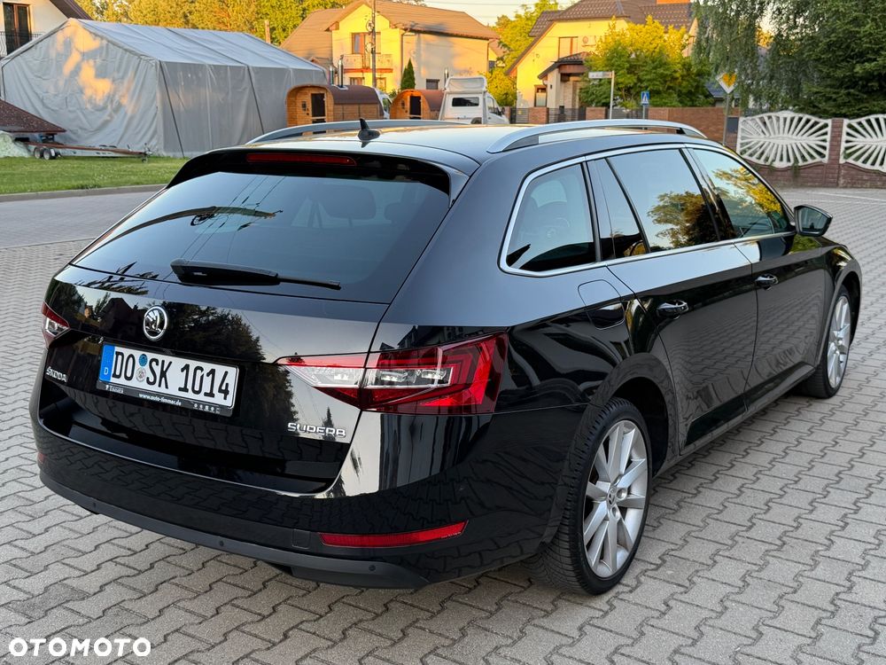 Skoda Superb 2.0 TDI DSG Sportline - 11