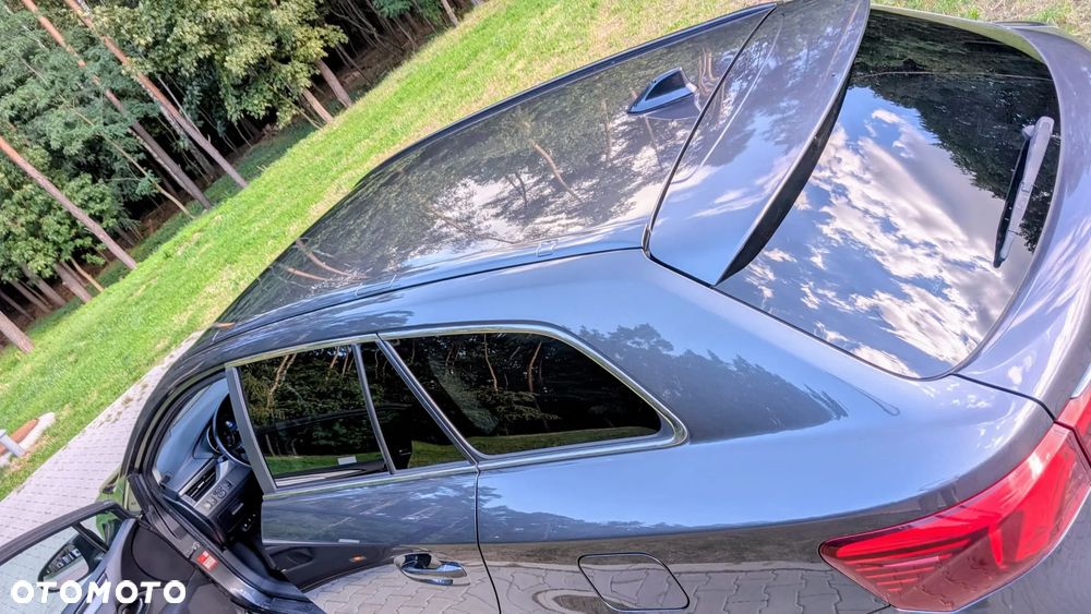 Toyota Avensis 1.8 Premium - 23