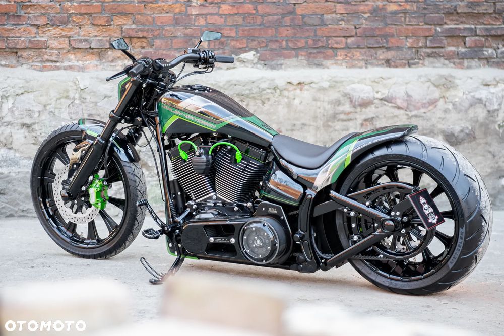 Harley-Davidson Softail Breakout - 7
