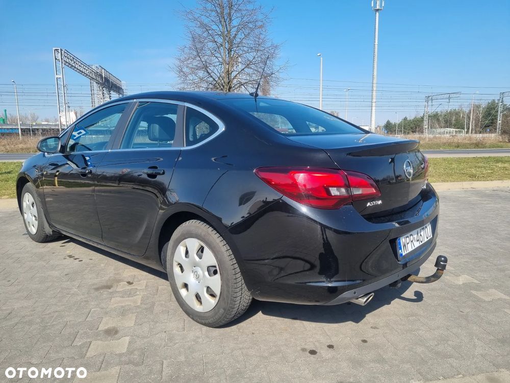Opel Astra 1.4 T Business EU6 - 10