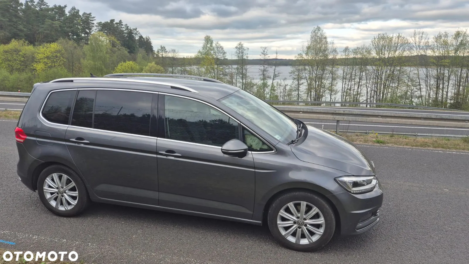 Volkswagen Touran - 8