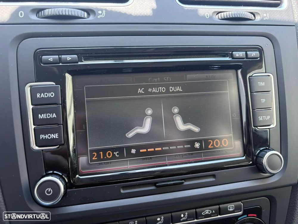 VW Golf 2.0 TDi Highline DSG - 43
