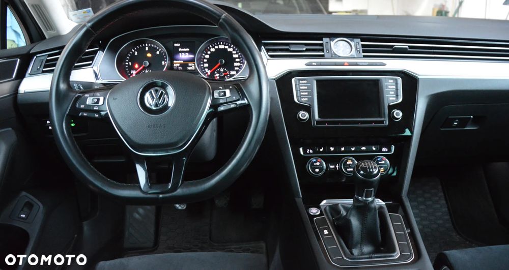Volkswagen Passat - 6