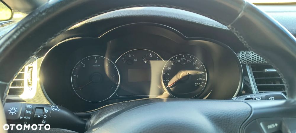 Kia Carens 1.7 CRDi Spirit - 16