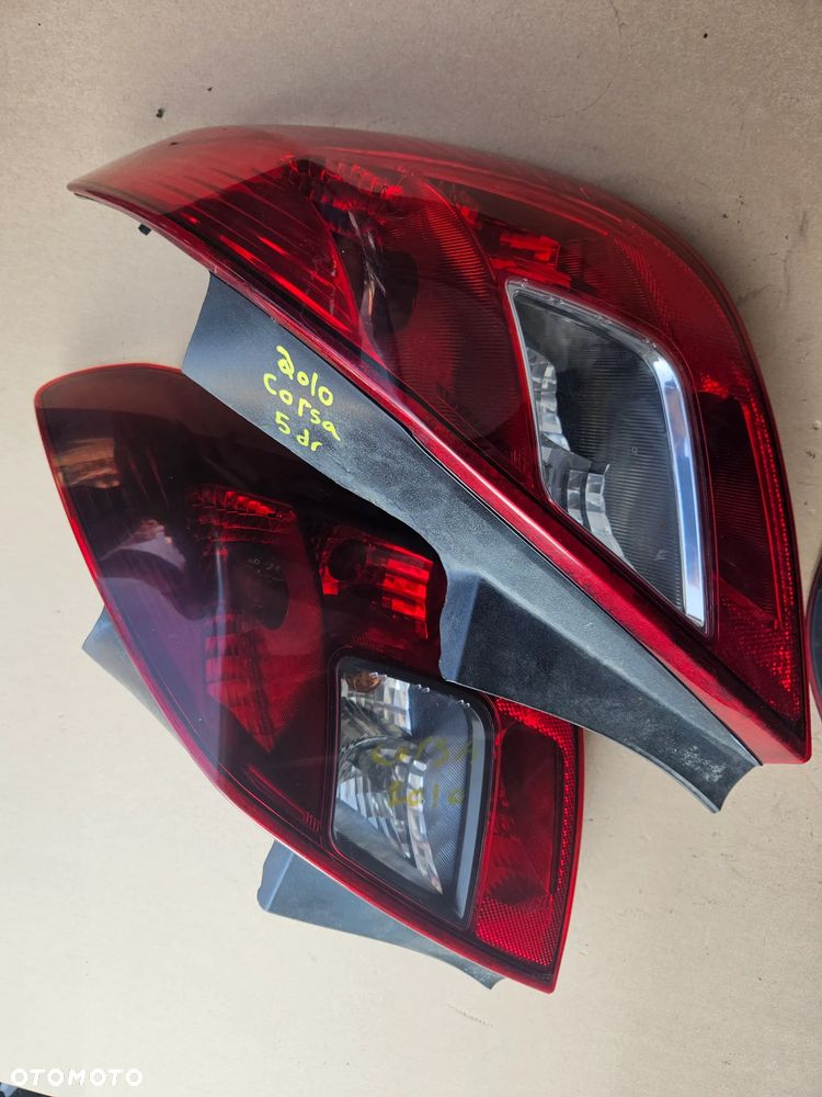 Opel Corsa D  lampa tył tylna prawa lewa  5D - 21
