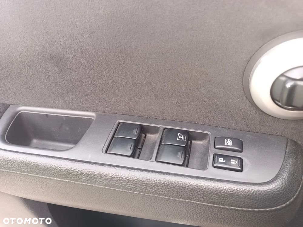 Nissan Tiida 1.6 Tekna - 19