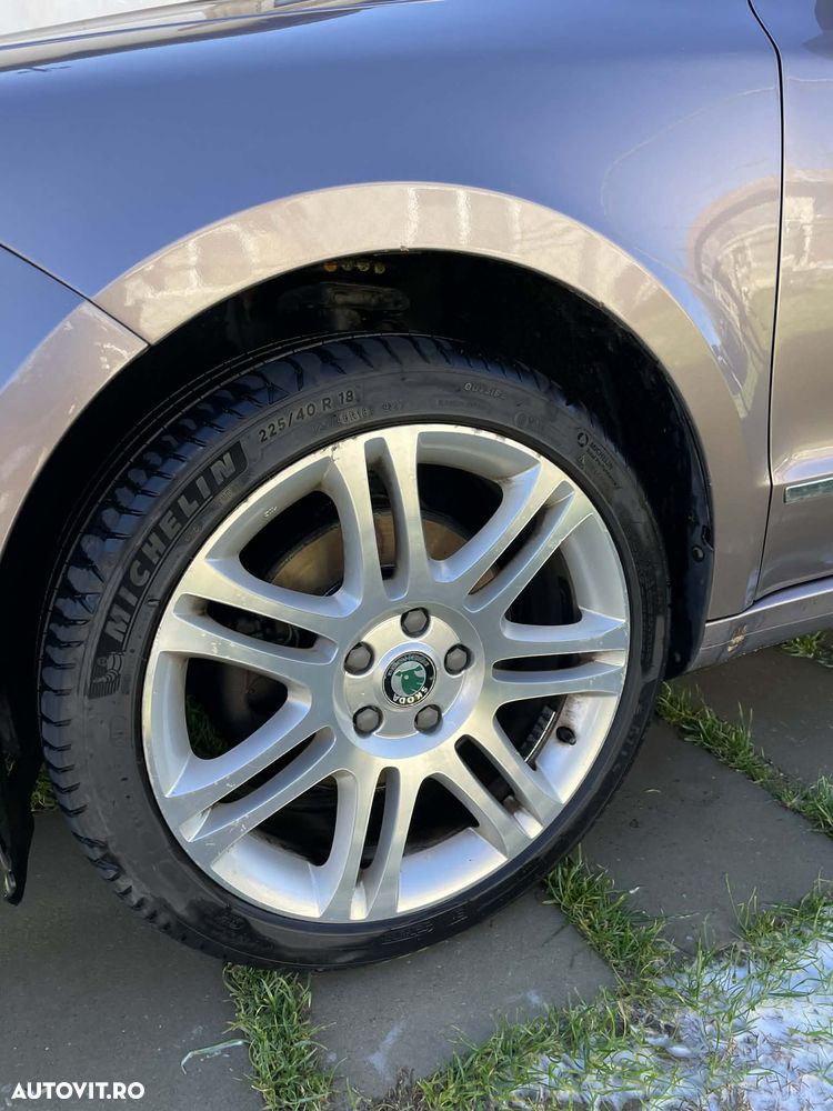 Skoda Superb 2.0 TDI Elegance - 3