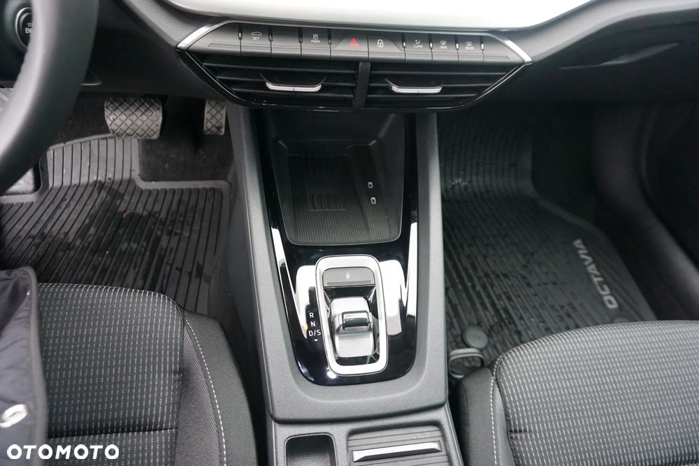 Skoda Octavia 2.0 TDI Edition 130 Selection DSG - 11