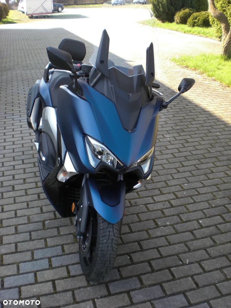 Yamaha Tmax - 15