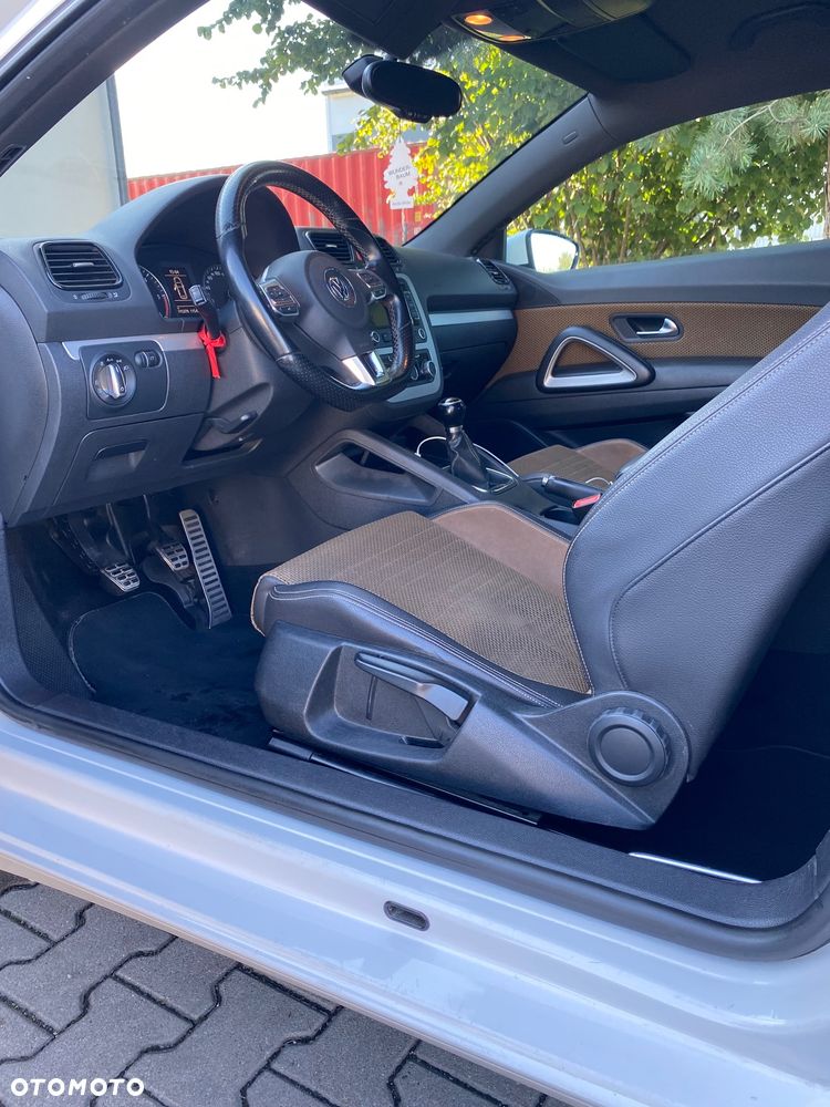 Volkswagen Scirocco 2.0 TDI - 17