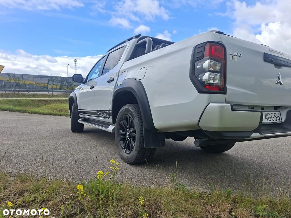 Mitsubishi L200 2.2 d DC Stark Basic - 11