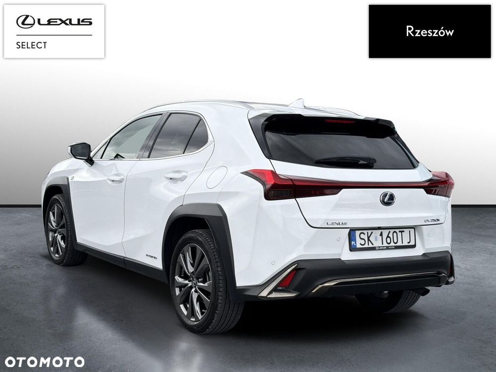 Lexus UX - 3