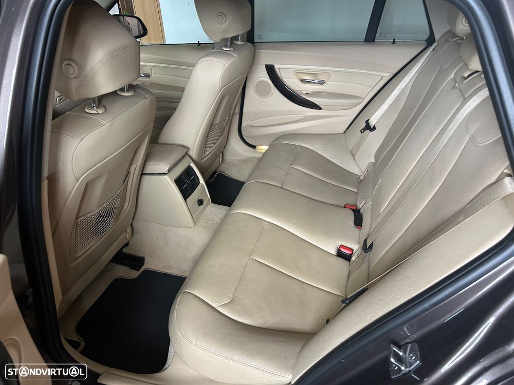 BMW 320 d Auto Line Luxury - 6