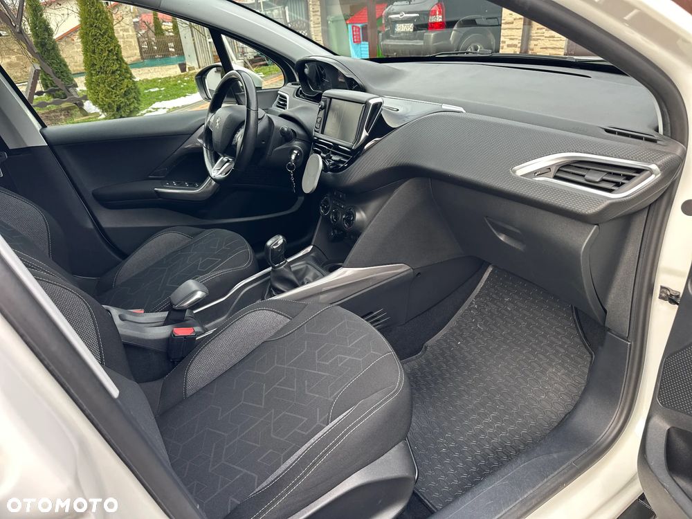 Peugeot 2008 - 10