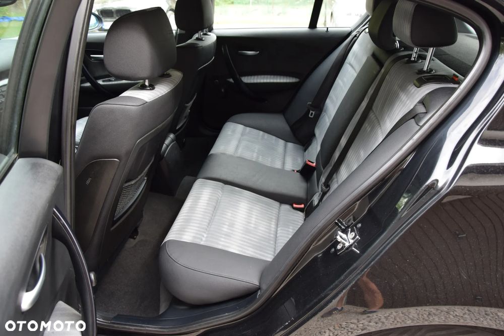 BMW Seria 1 118d - 23
