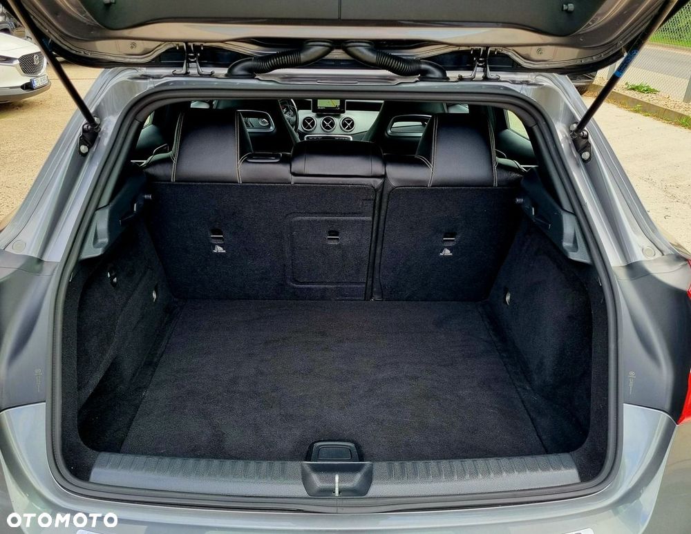 Mercedes-Benz GLA 250 7G-DCT Style - 14
