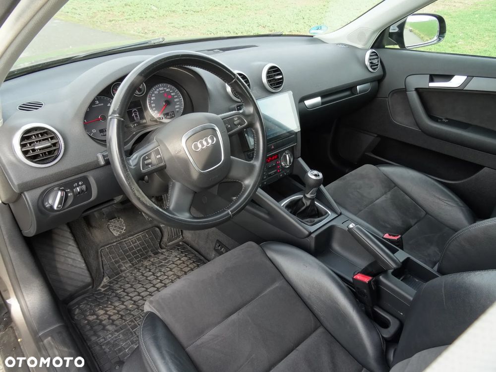 Audi A3 Sportback 2.0 TDI DPF Attraction - 9