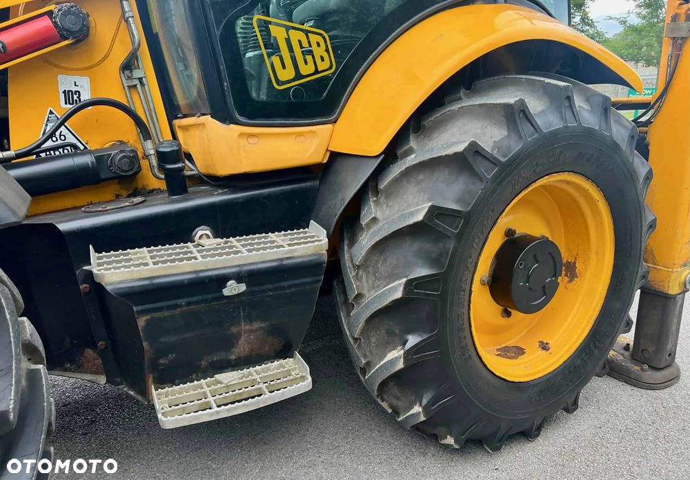 JCB 4CX SITEMASTER - 9