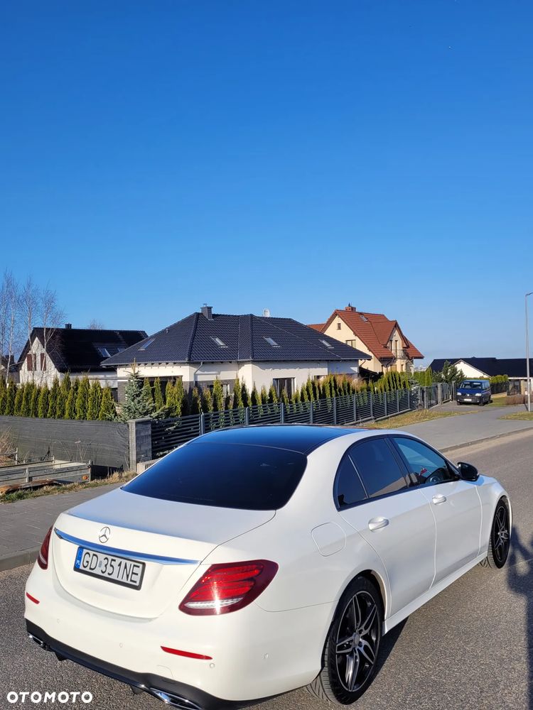 Mercedes-Benz Klasa E 220 d 4-Matic 9G-TRONIC - 2