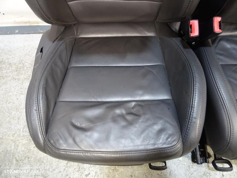 Bancos Frontais Volkswagen Jetta 3 em Pele - 3