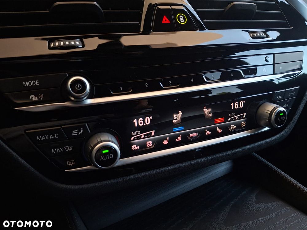 BMW Seria 5 530d xDrive M Sport Edition - 9
