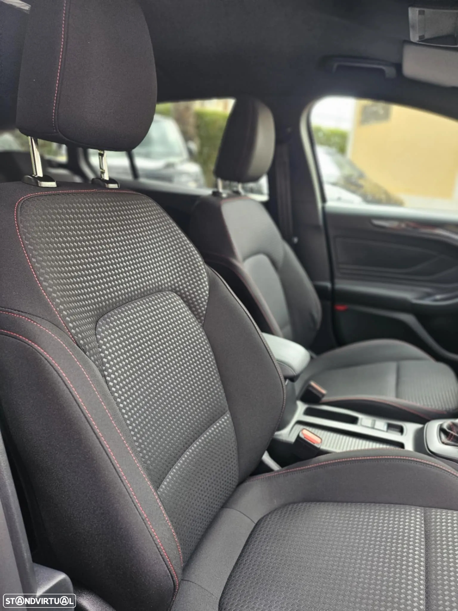 Ford Focus SW 1.0 EcoBoost MHEV ST-Line X - 14