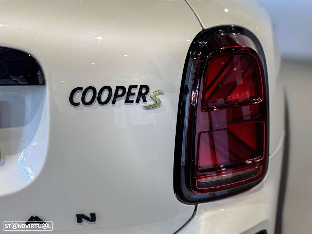 MINI Countryman Cooper SE ALL4 Auto - 12
