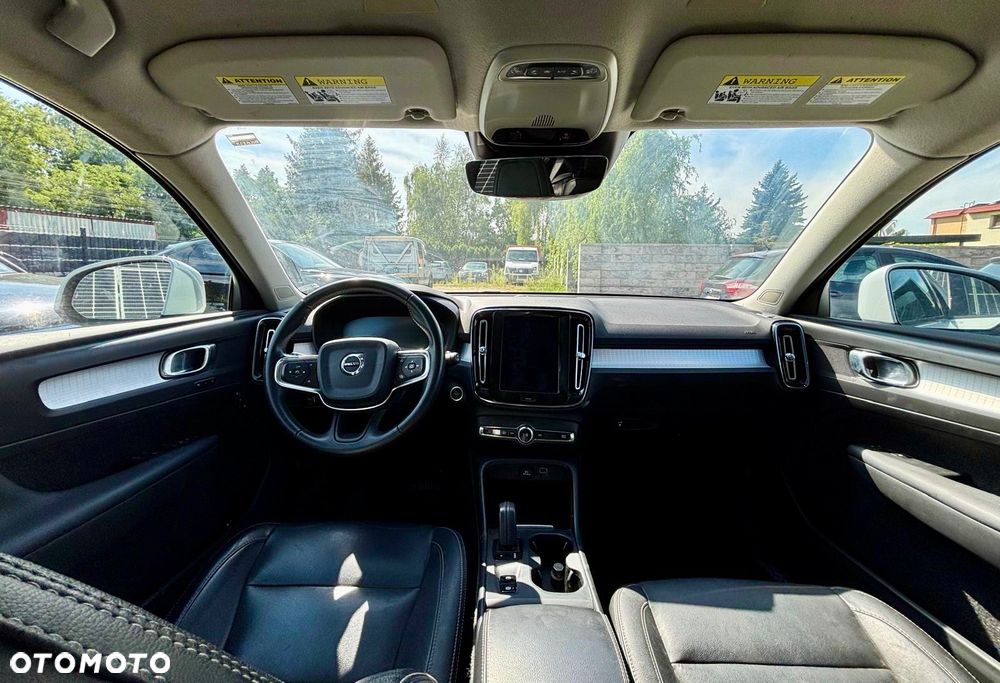 Volvo XC 40 T4 AWD Geartronic Momentum Pro - 13