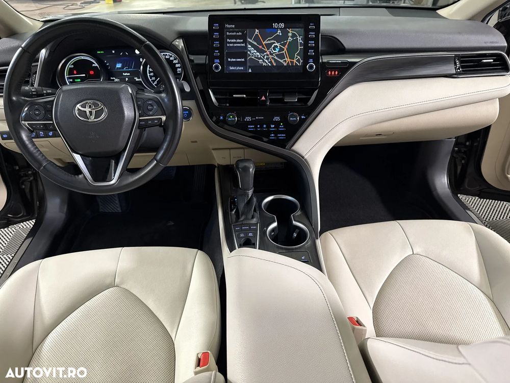 Toyota Camry - 10