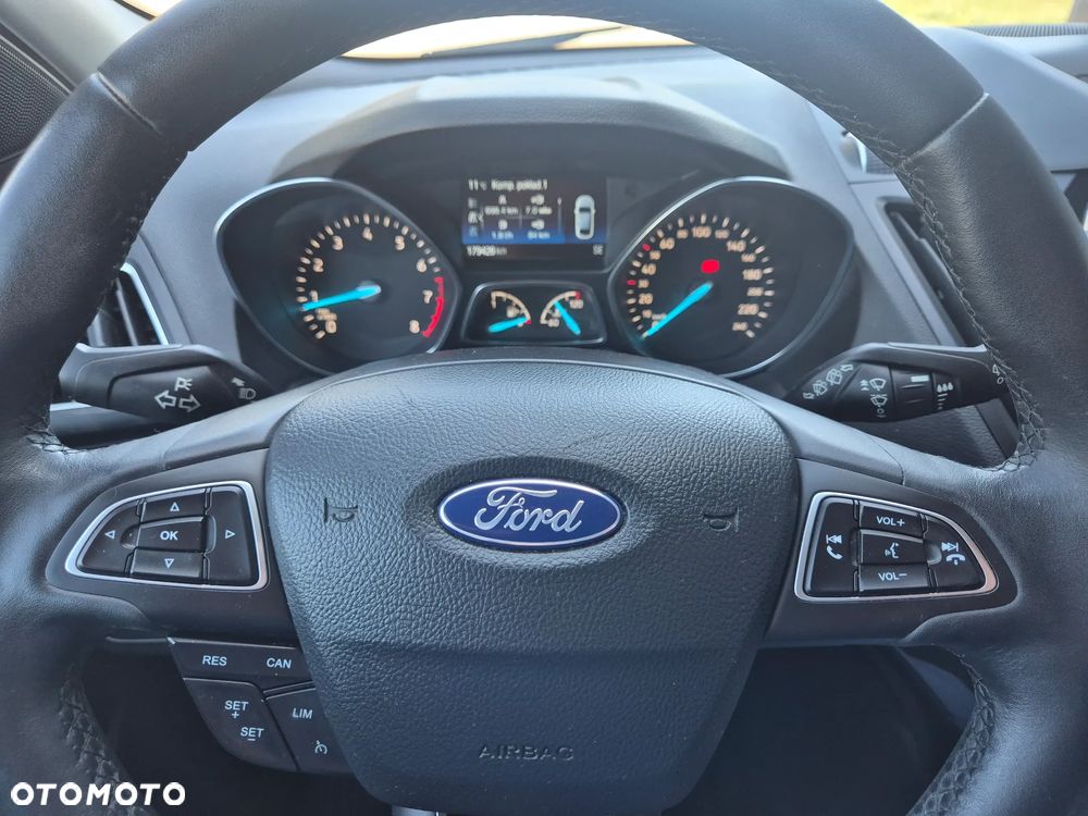 Ford Kuga 1.5 EcoBoost 2x4 Titanium - 15