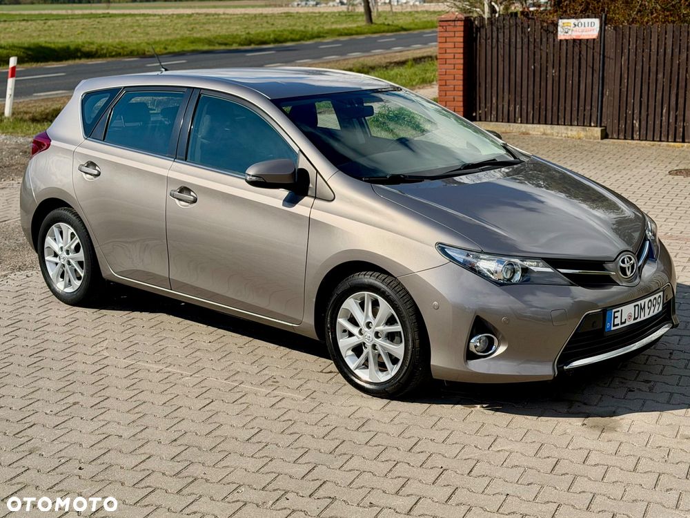 Toyota Auris 1.4 D-4D Life Plus - 25