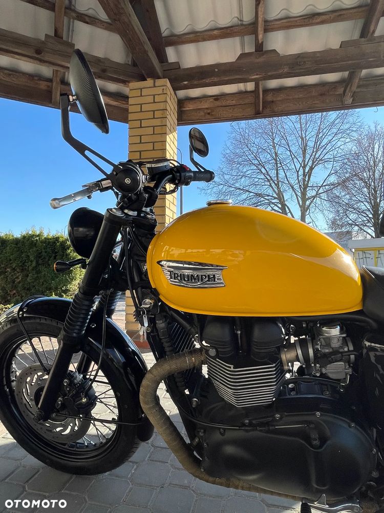 Triumph Bonneville - 1