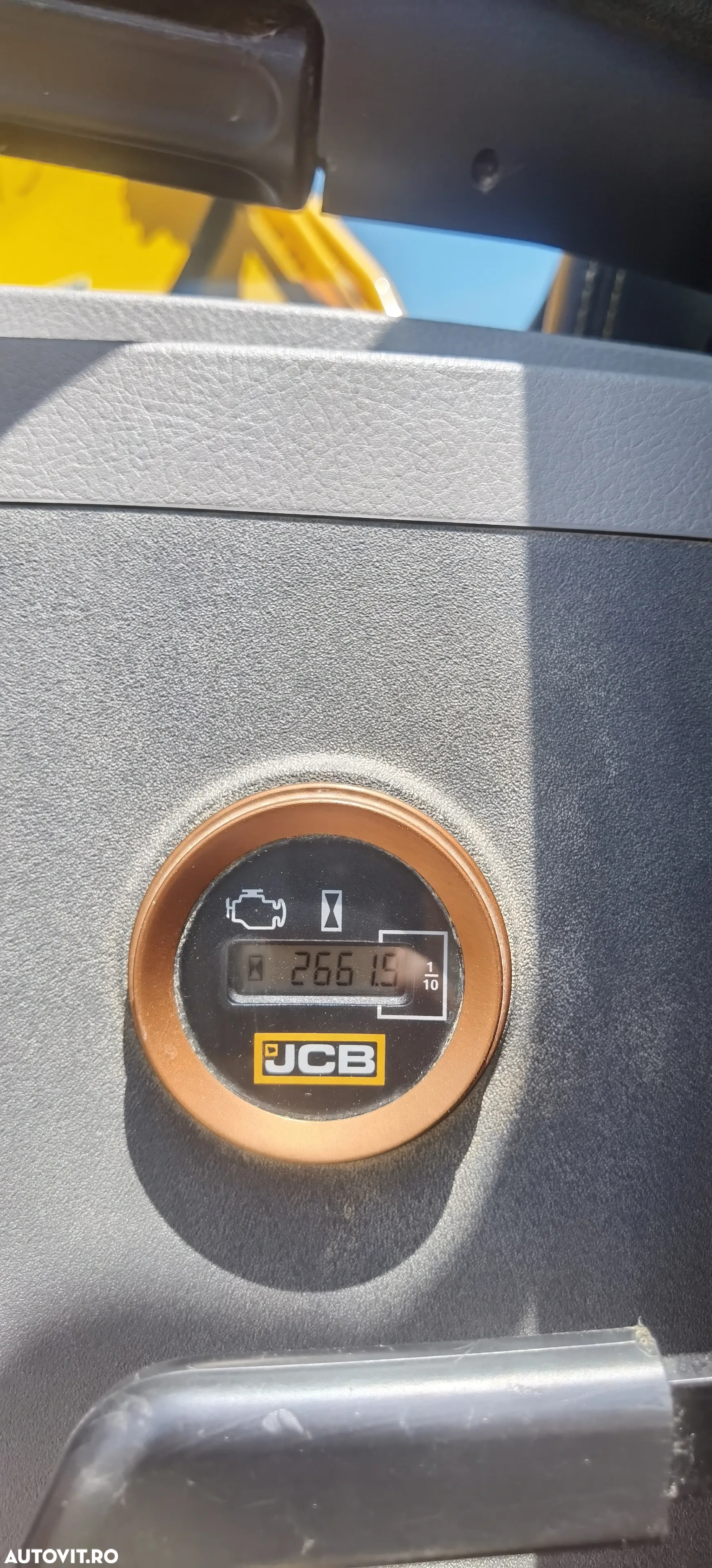 JCB 220 X LC - 9