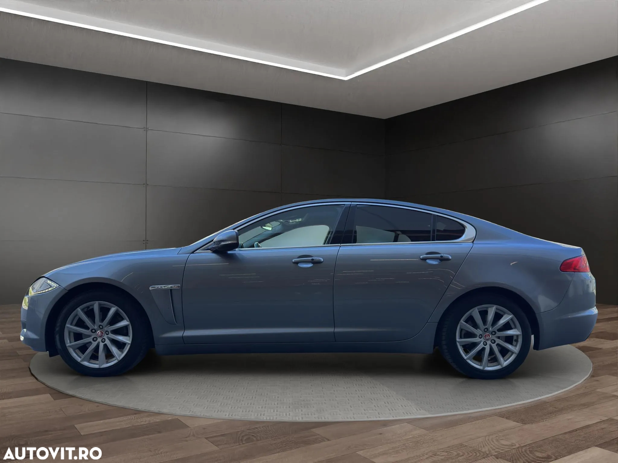 Jaguar XF - 20