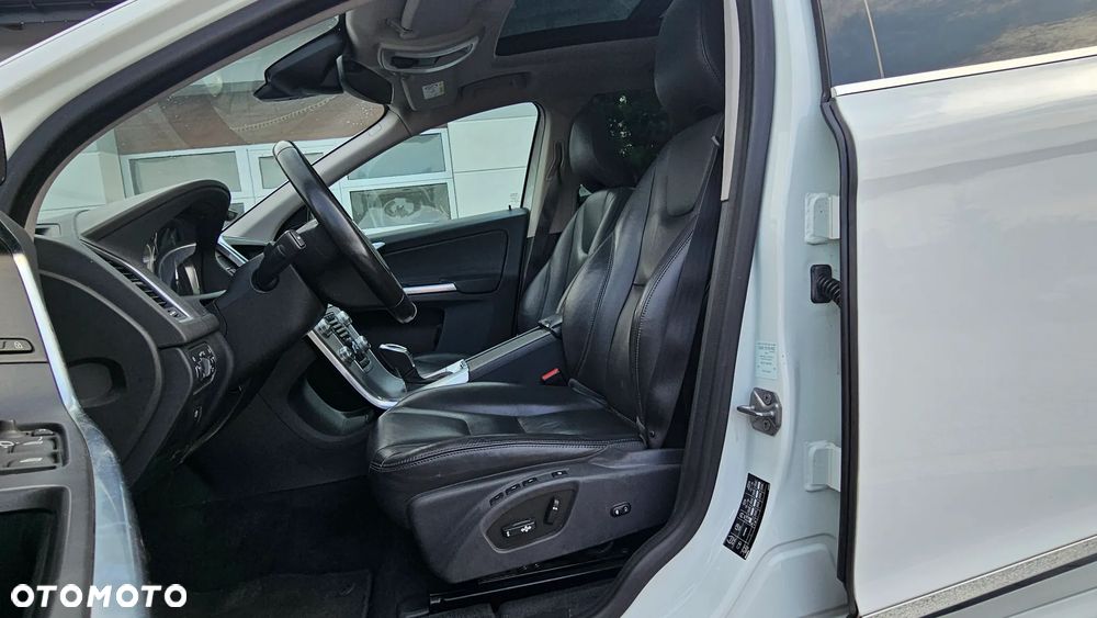 Volvo XC 60 D4 Geartronic Summum - 8